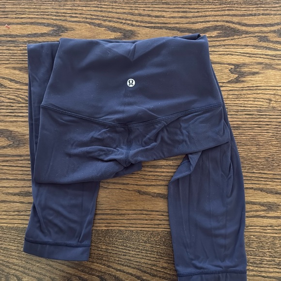 COPY - Lululemon align
High Rise, 25" Length
• Intended to sit above ankle - Picture 4 of 5